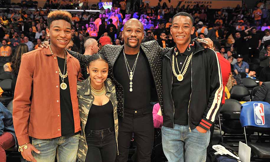 Lộ thêm tình tiết vụ con gái Mayweather đâm trọng thương tình địch
